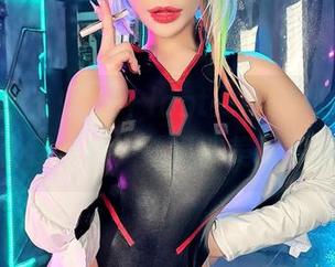 我是来找花リリ(Plant Lily)和约尔·福杰的免费写真，结果被美貌震撼了！
